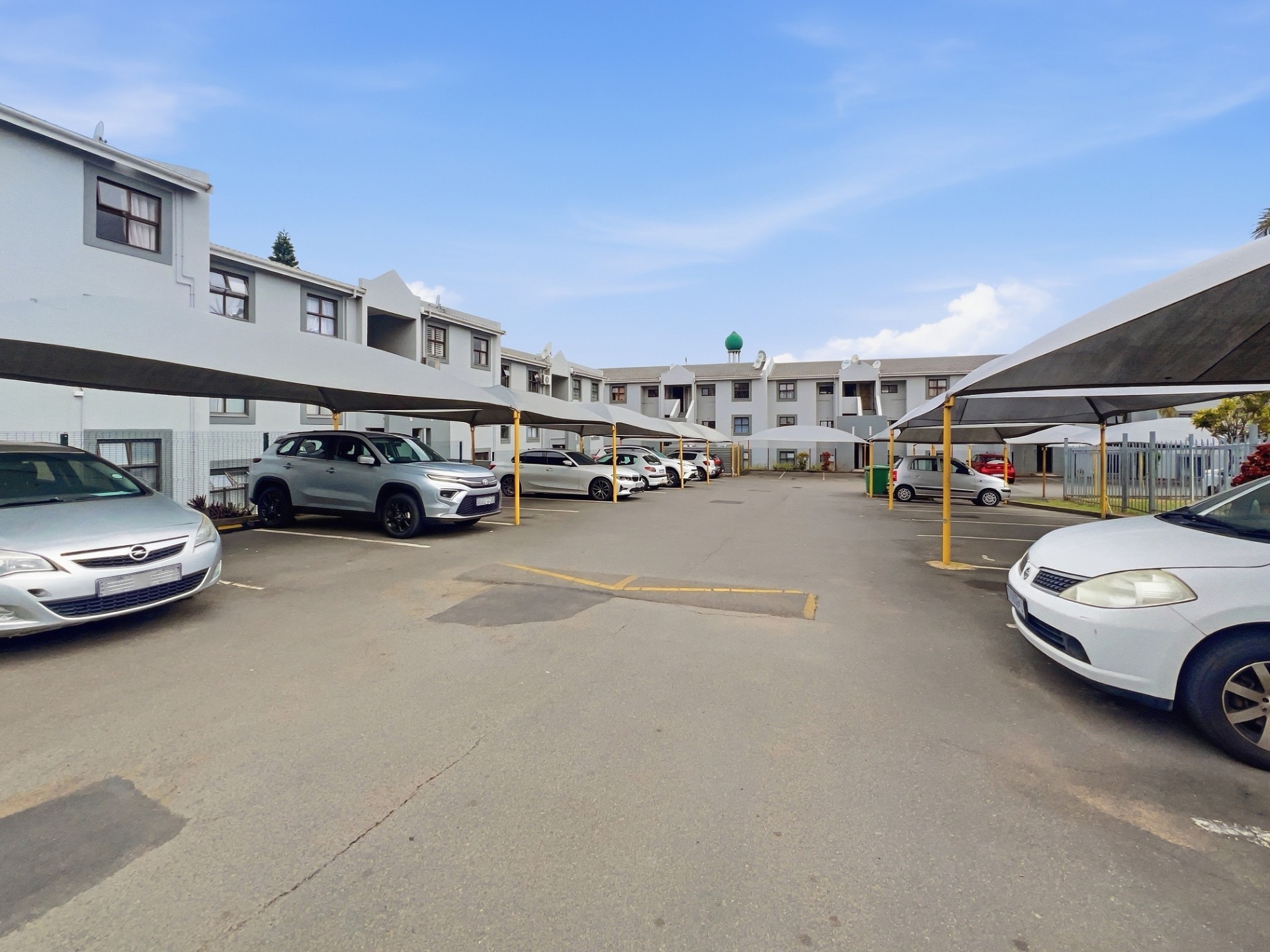 Apartment for sale in Sydenham, Overport, Durban, KwaZulu Natal, 75 m²