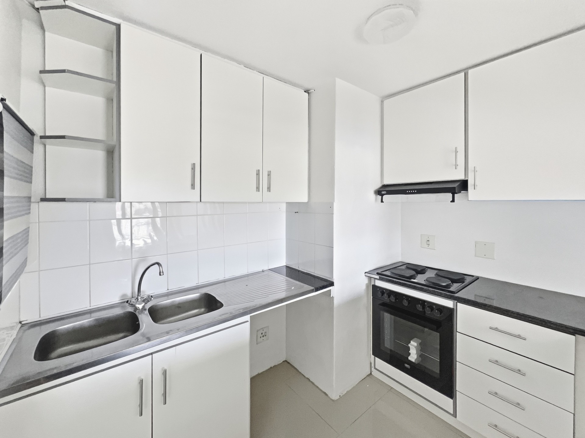Apartment for sale in Sydenham, Overport, Durban, KwaZulu Natal, 75 m²