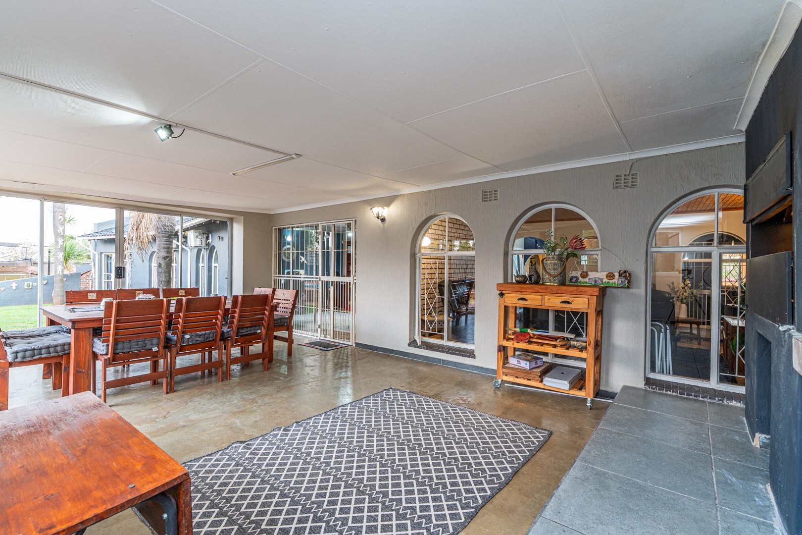 House for sale in Wilro Park, Roodepoort, 368 m²