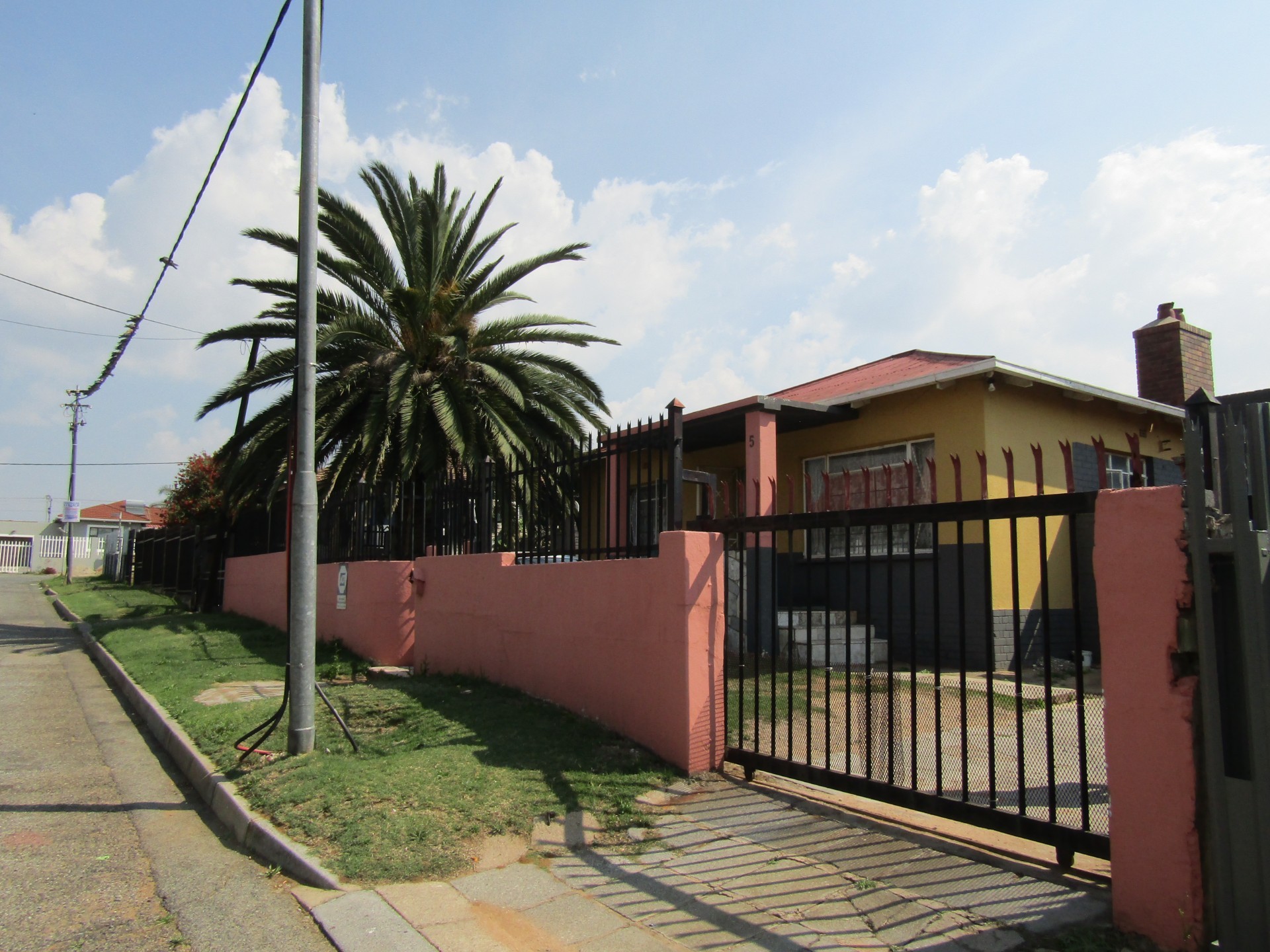 House for sale in South Hills, Johannesburg, 535 m²