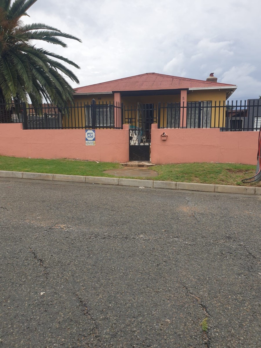 House for sale in South Hills, Johannesburg, 535 m²