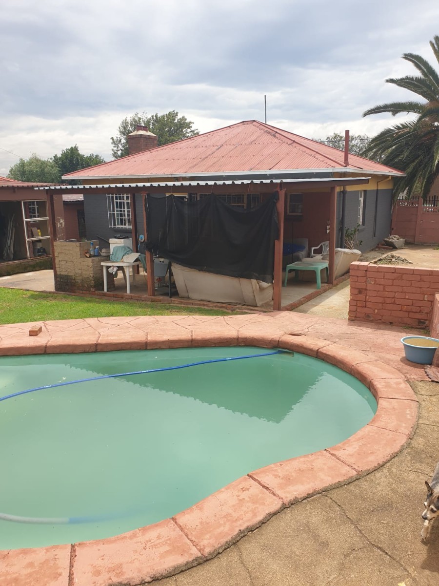 House for sale in South Hills, Johannesburg, 535 m²