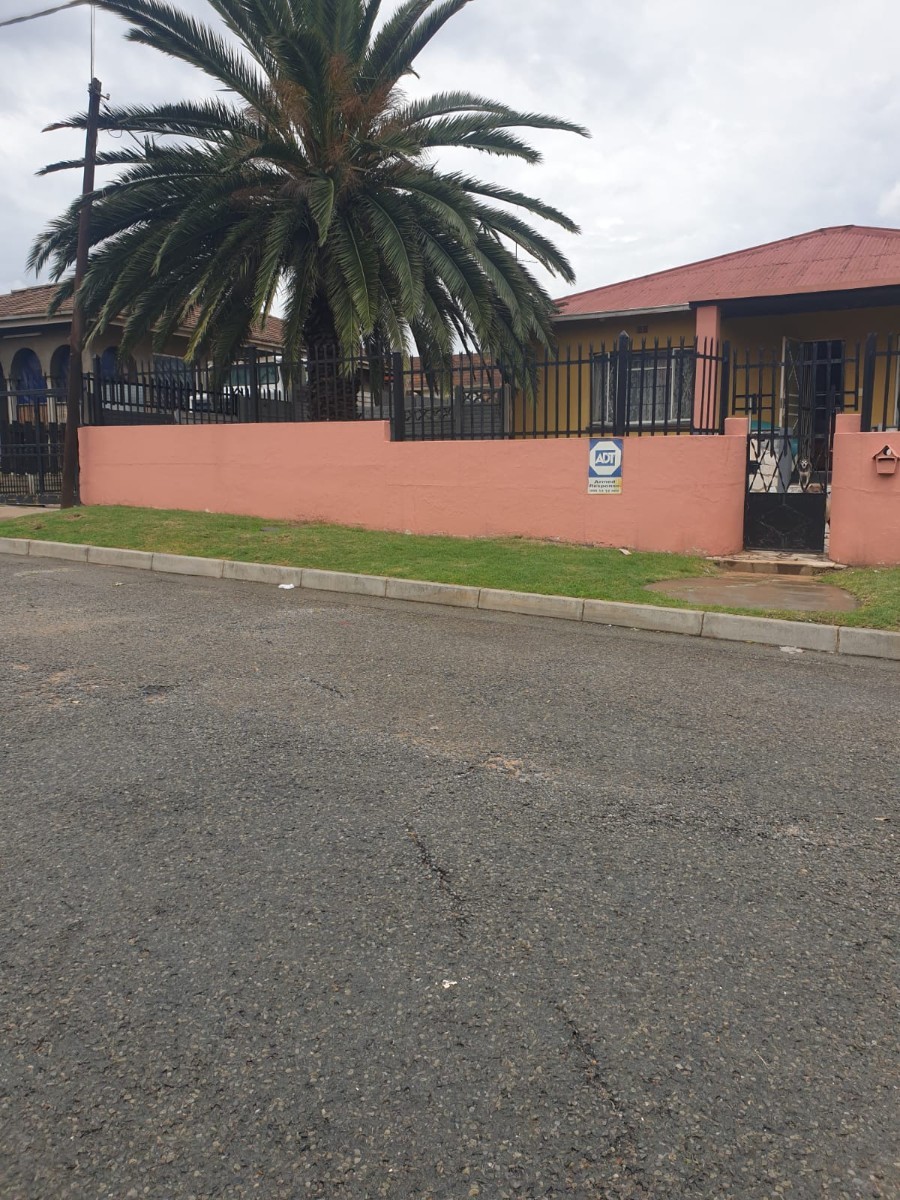 House for sale in South Hills, Johannesburg, 535 m²