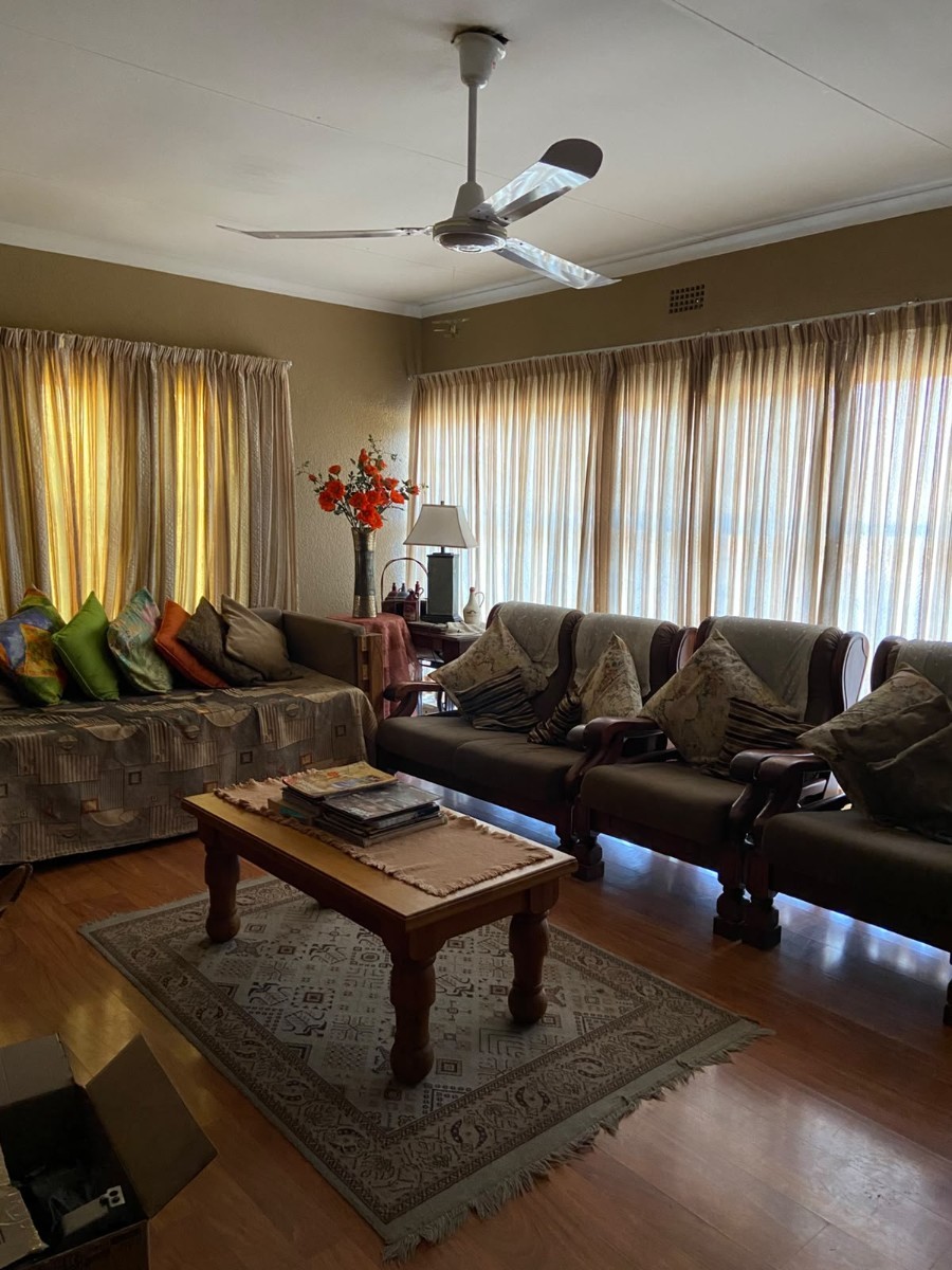 House for sale in Flora Gardens, Vanderbijlpark, 1260 m²