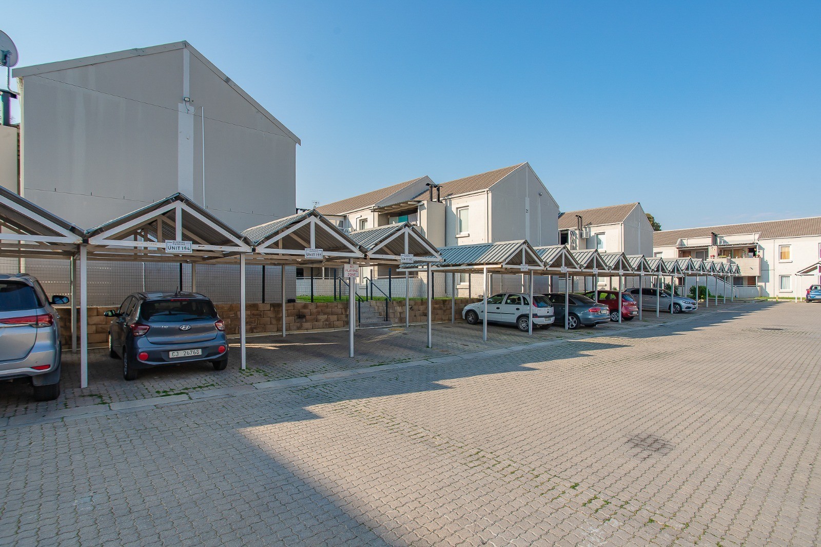 Apartment for sale in Klein Drakenstein, Paarl, Amberg Estate (1st floor), 1 Keerweeder Road, Klein Drakenstein, Paarl, Western Cape, 64 m²
