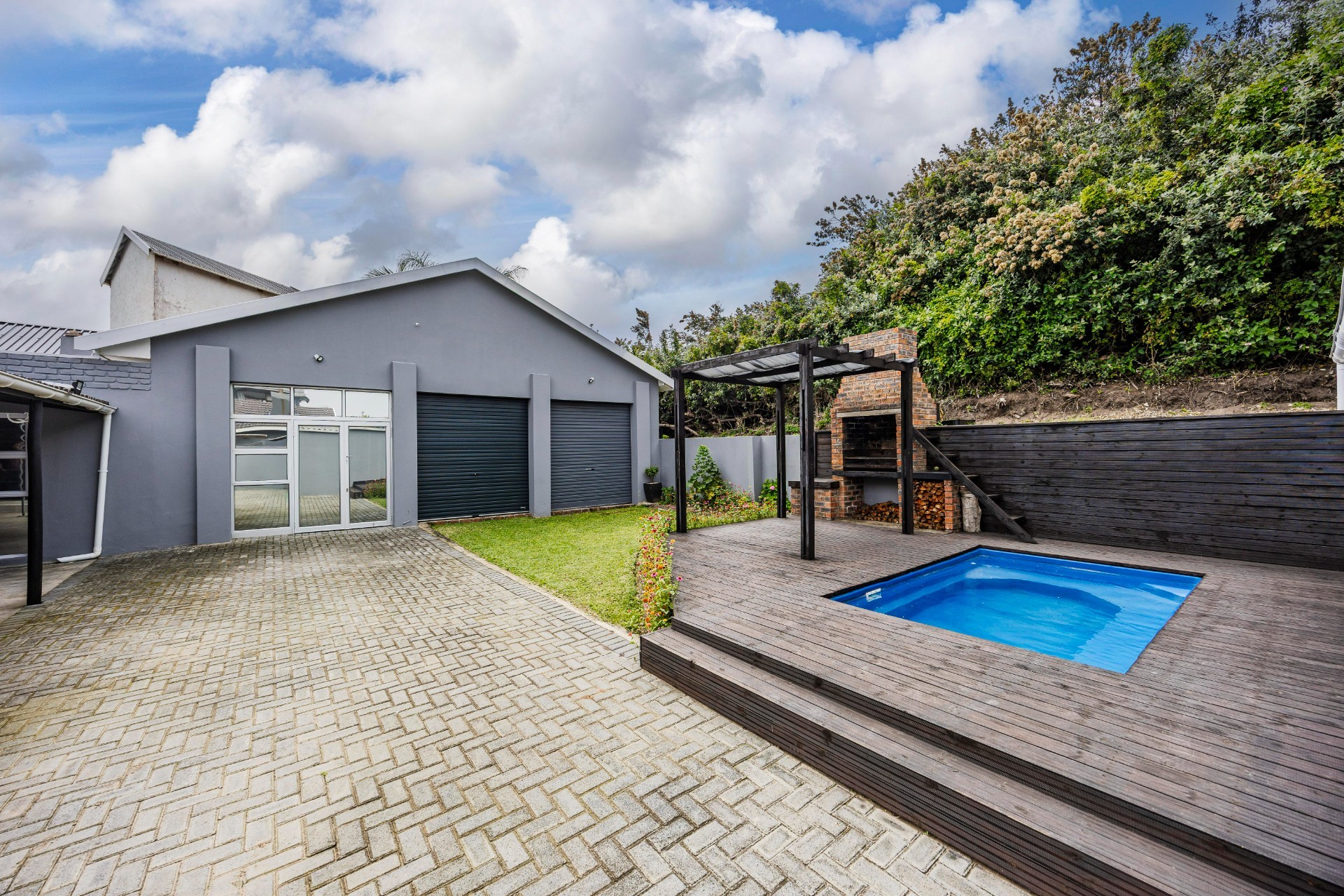 House for sale in Sunrise On Sea, East London, 251 m²