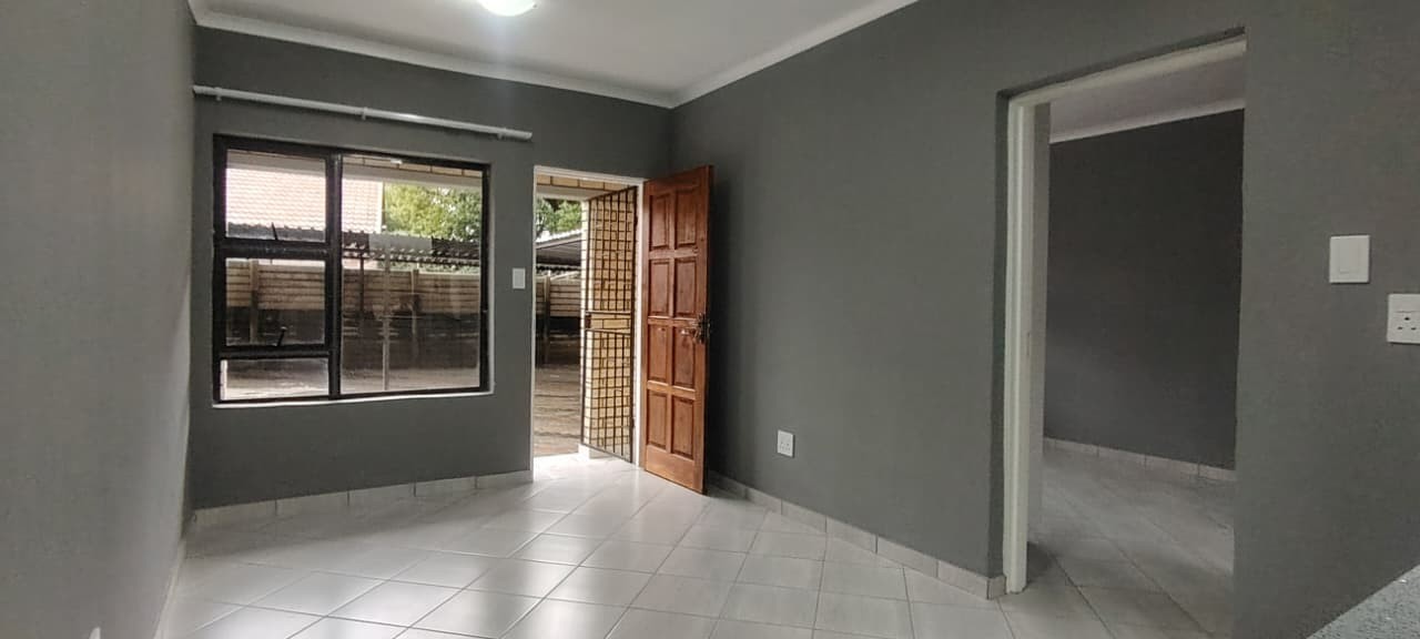 Apartment for rent in Oos Einde, Rustenburg, North West