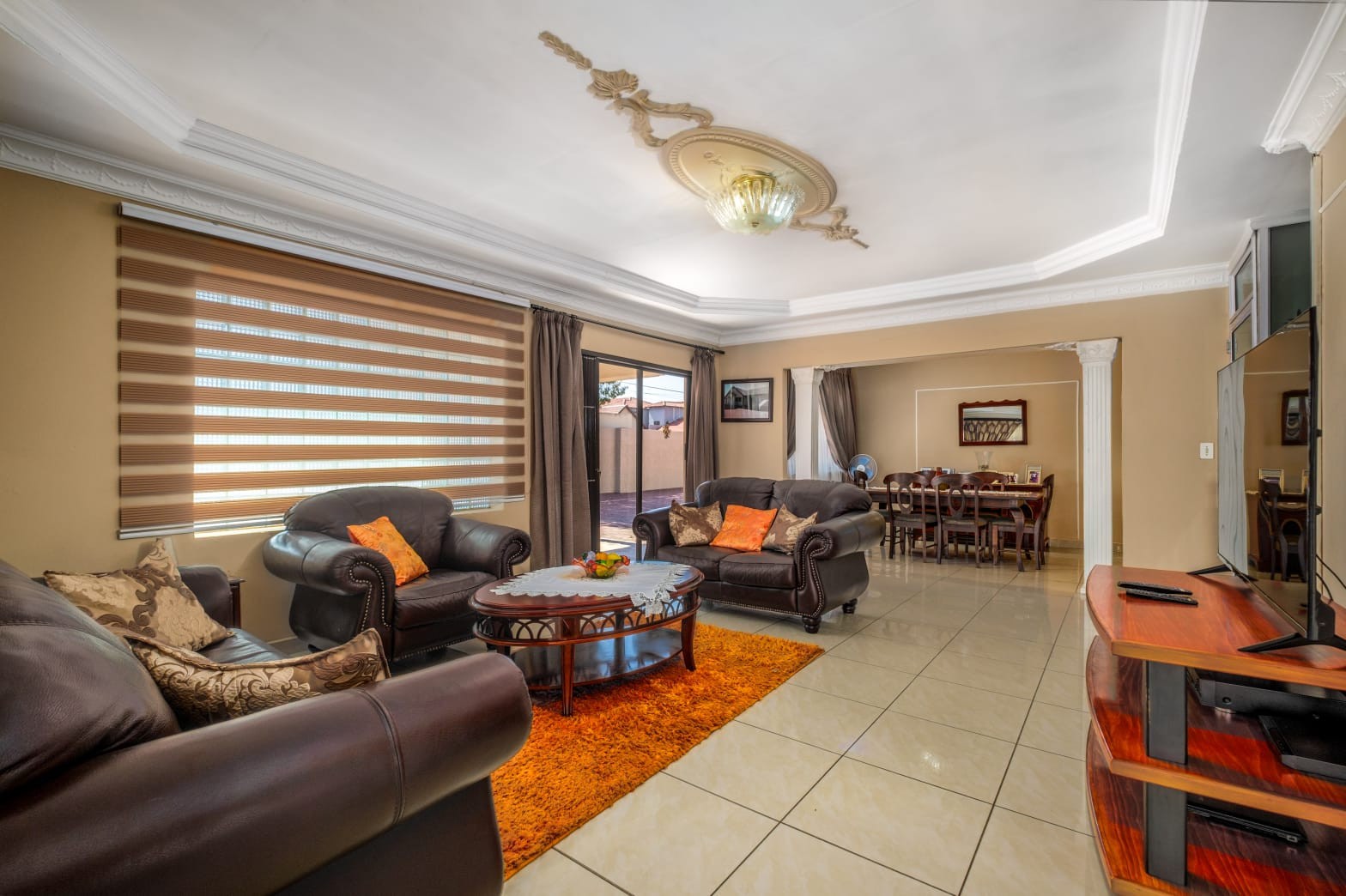 House for sale in Witpoortjie, Roodepoort, 310 m²