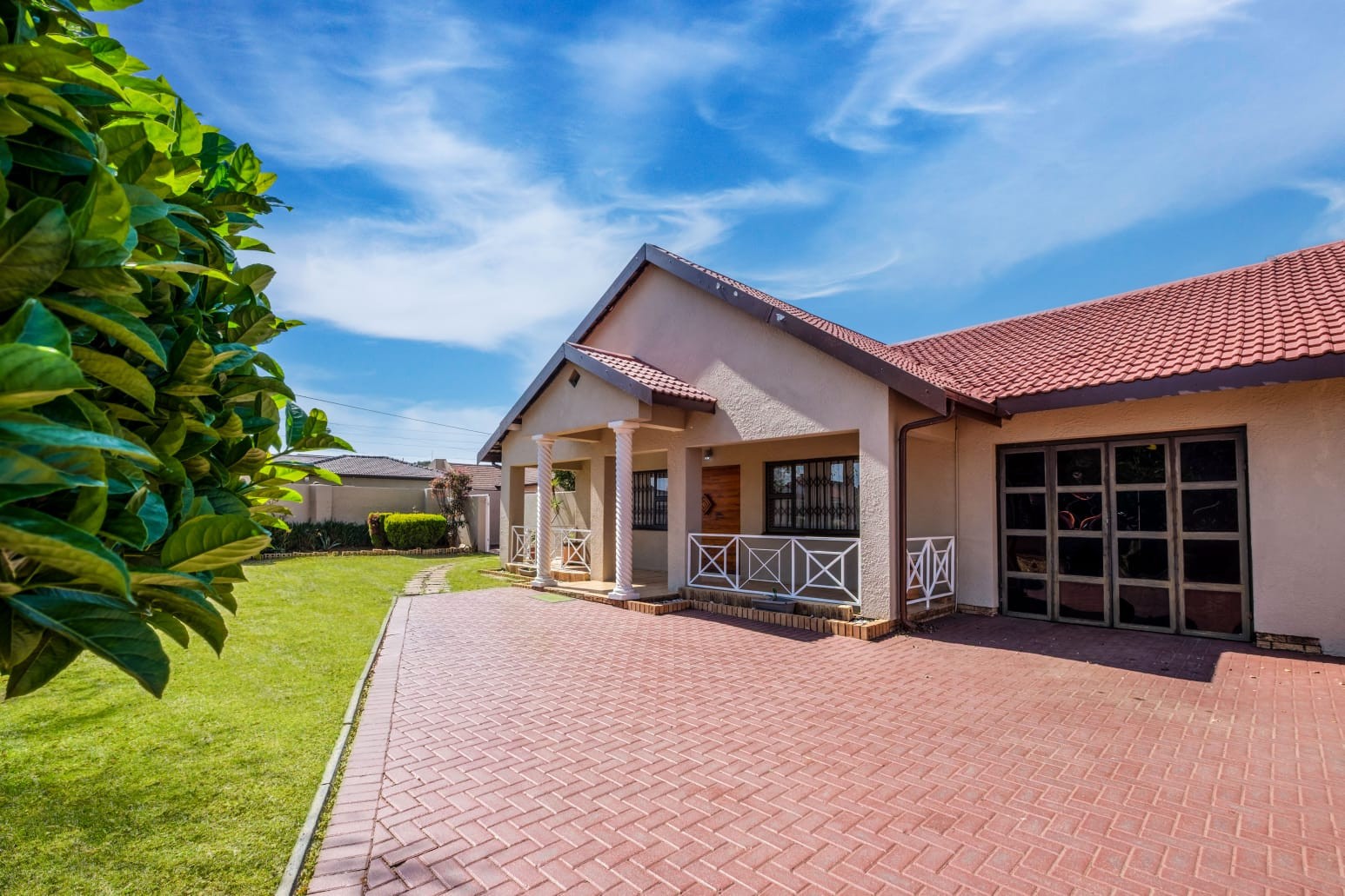 House for sale in Witpoortjie, Roodepoort, 310 m²
