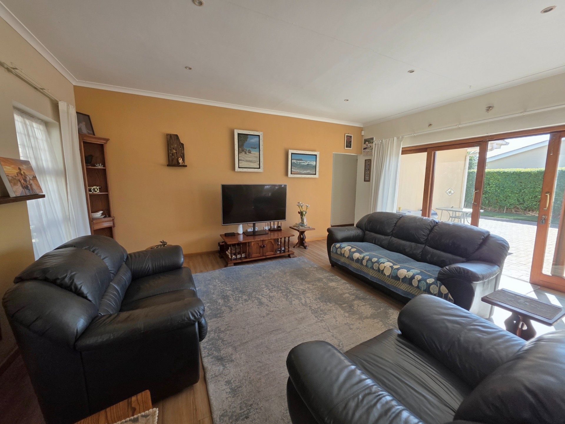 House for sale in Kleinmond Central, Kleinmond, 595 m²