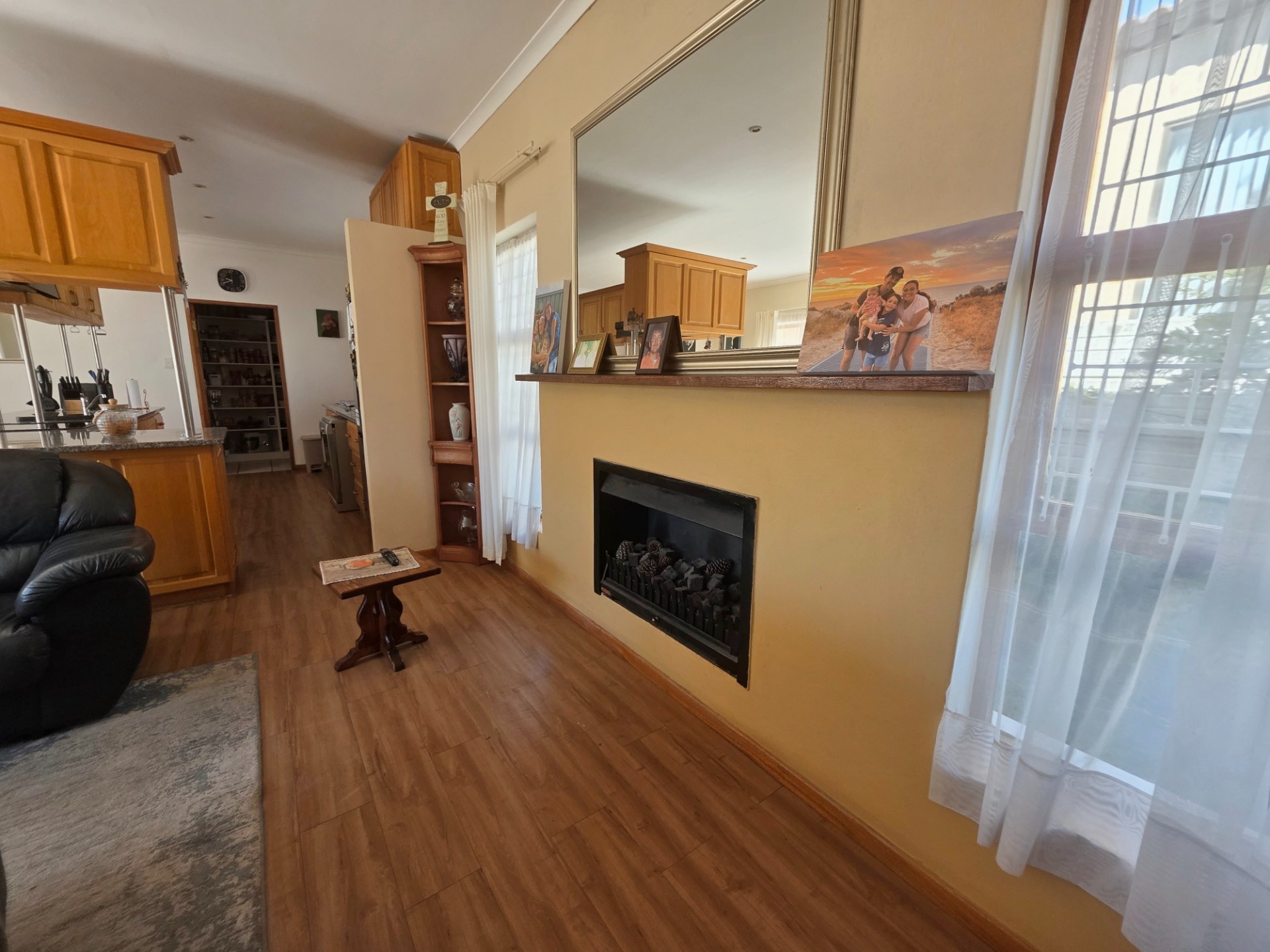 House for sale in Kleinmond Central, Kleinmond, 595 m²