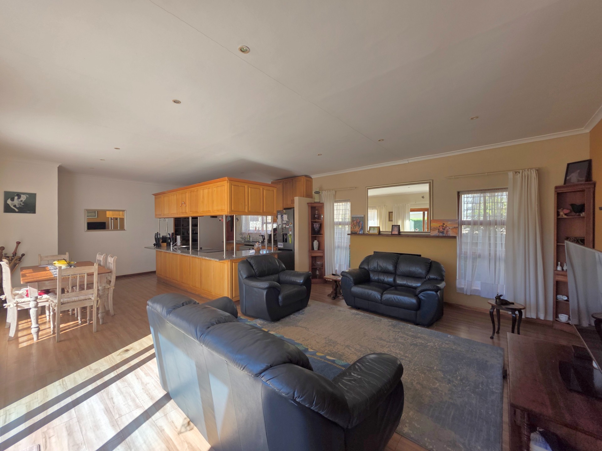 House for sale in Kleinmond Central, Kleinmond, 595 m²
