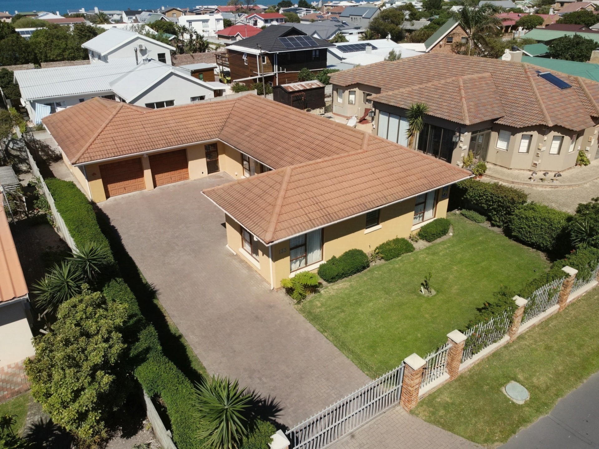 House for sale in Kleinmond Central, Kleinmond, 595 m²