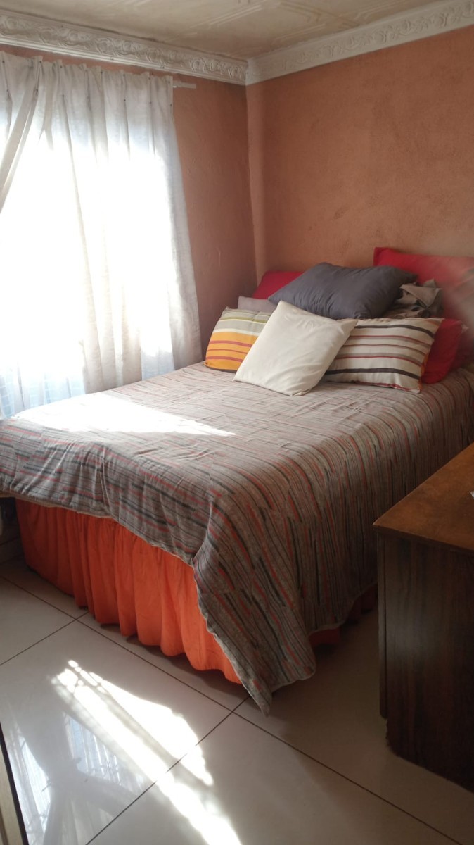House for sale in Tokoza, Alberton, 209 m²