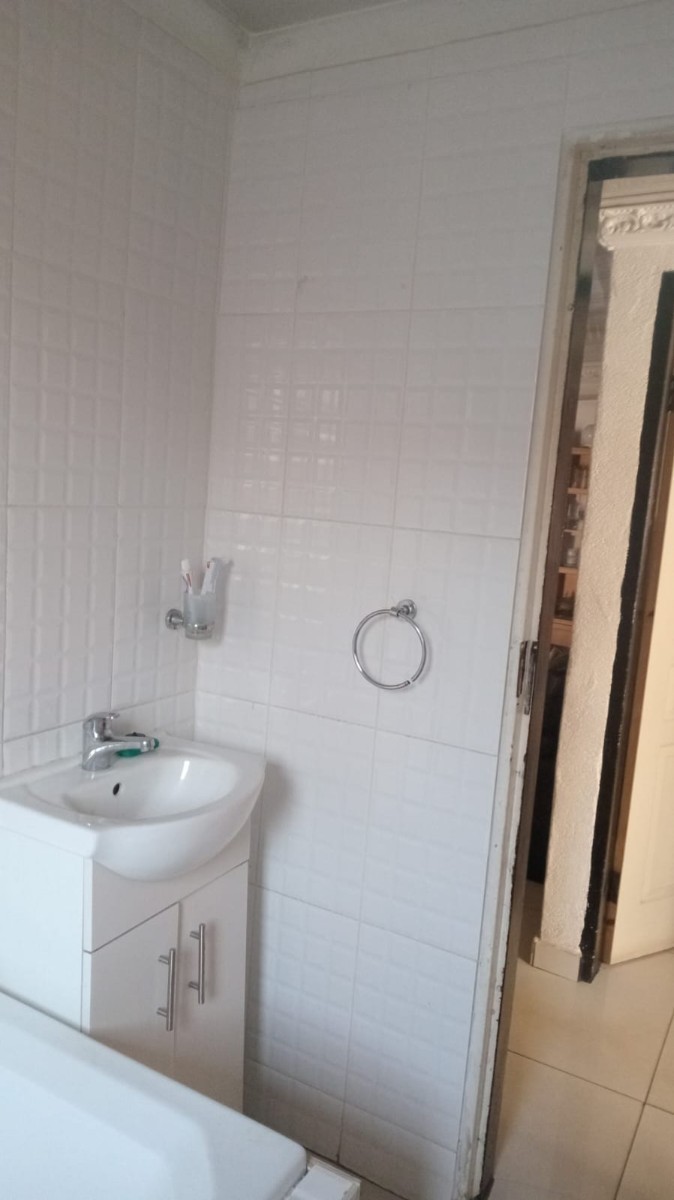 House for sale in Tokoza, Alberton, 209 m²