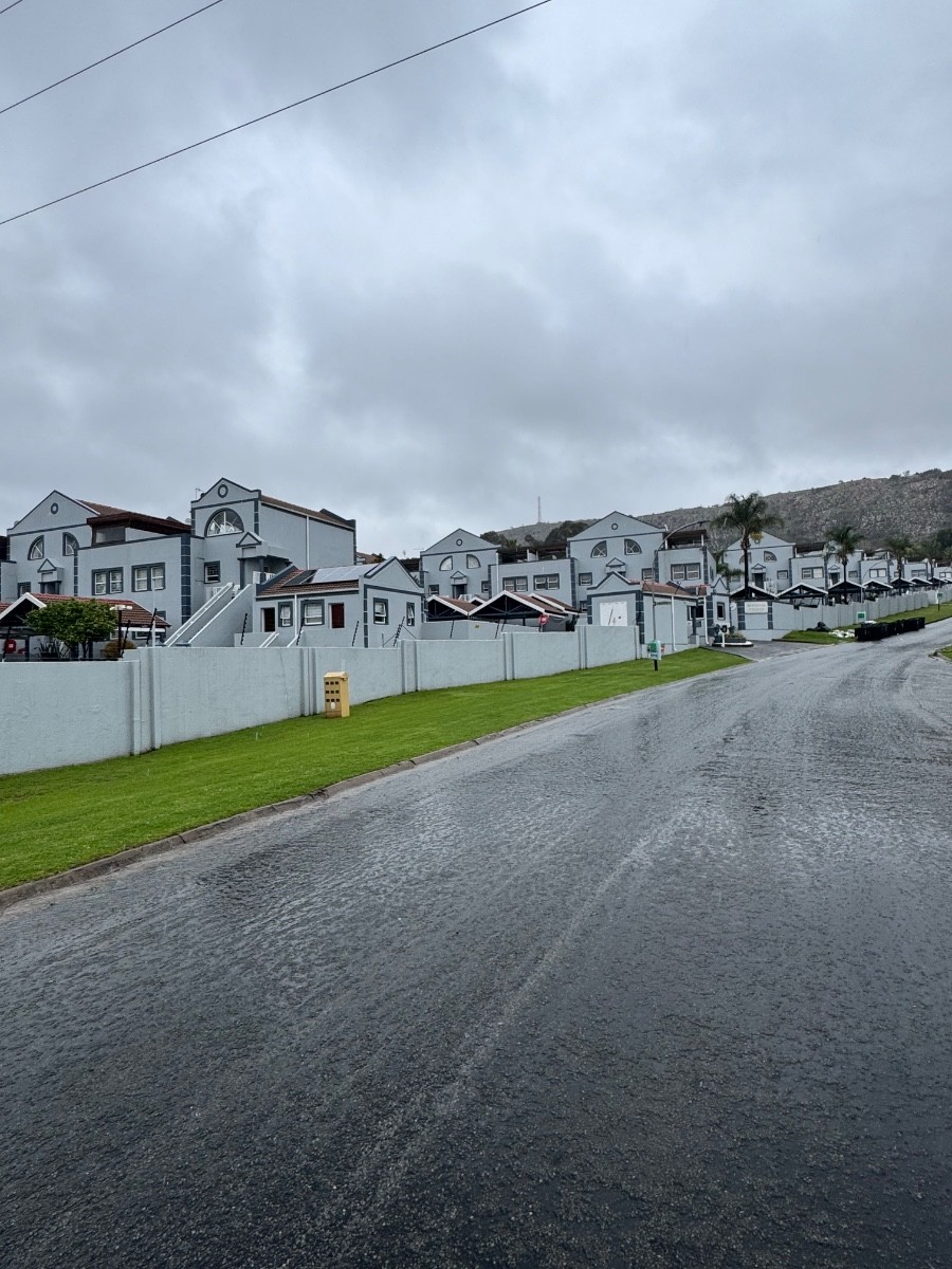 Townhouse for sale in Morning Hill, Bedfordview, 79 m²