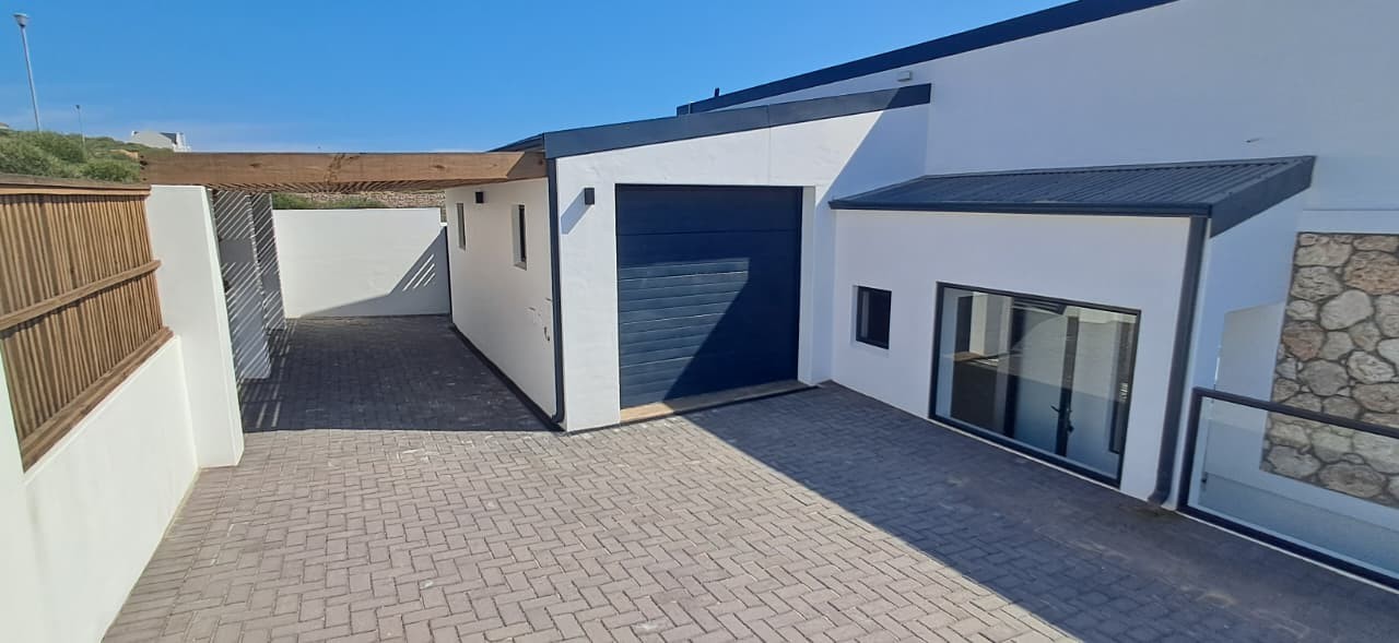 House for sale in St Helena Views, St Helena Bay, 18 Claxton Drive, St Helena Views, St Helena Bay, Western Cape, 142 m²