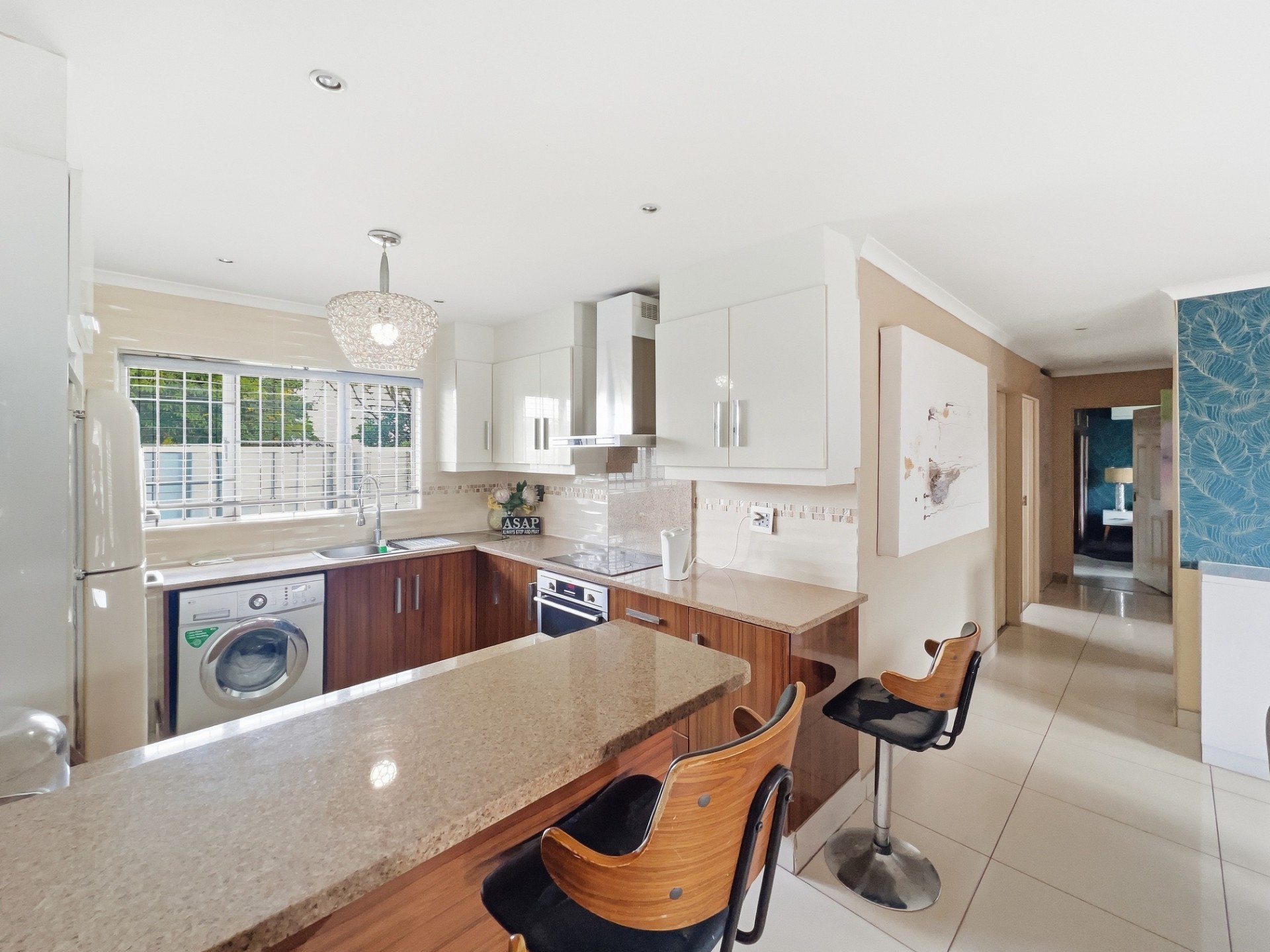 House for sale in Motalabad, Kloof, KwaZulu Natal, 751 m²