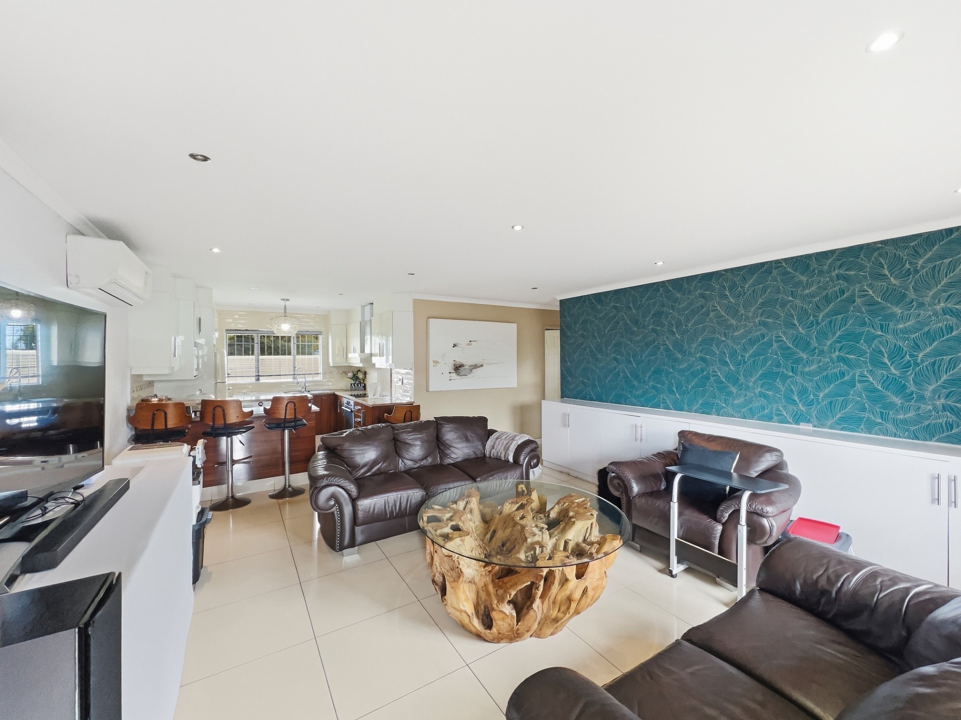 House for sale in Motalabad, Kloof, KwaZulu Natal, 751 m²