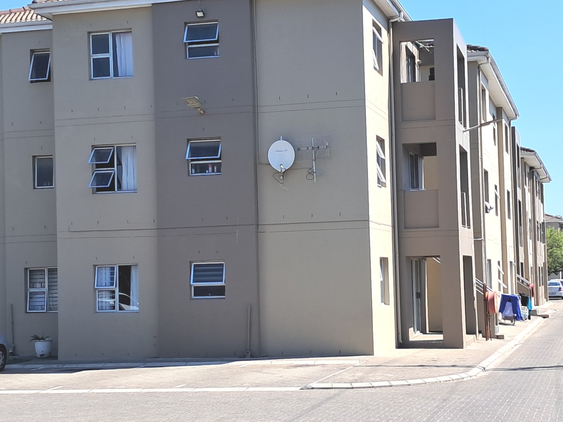 Apartment for rent in Thornton, Cape Town, 56 m²