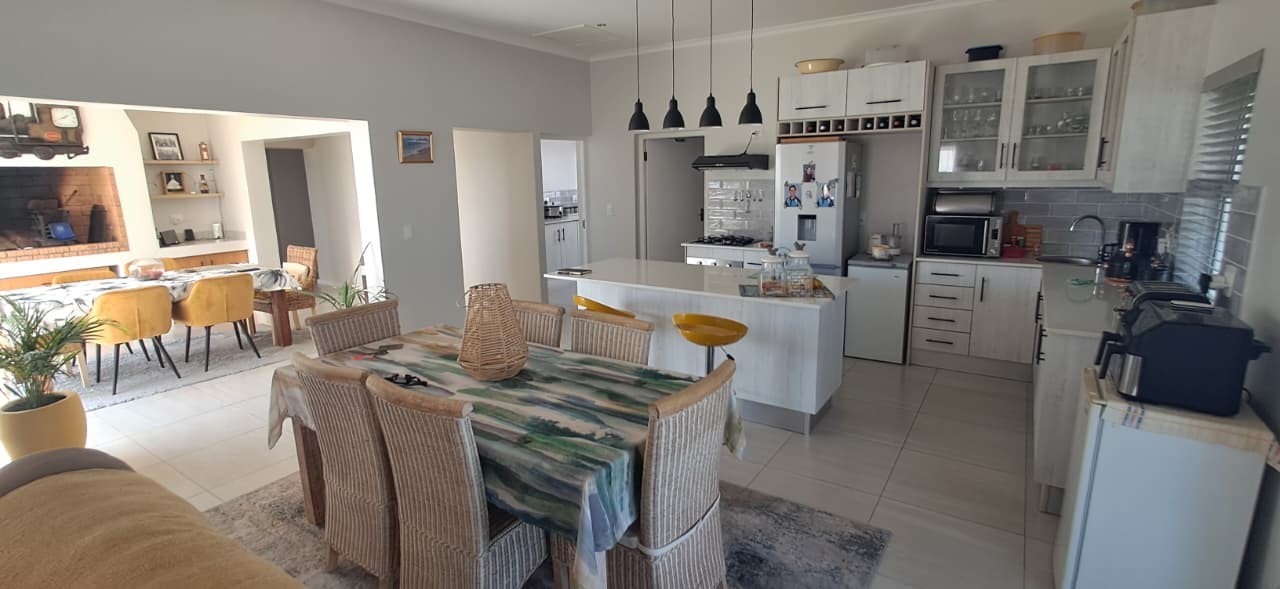 House for sale in Lampiesbaai, St Helena Bay, 199 m²
