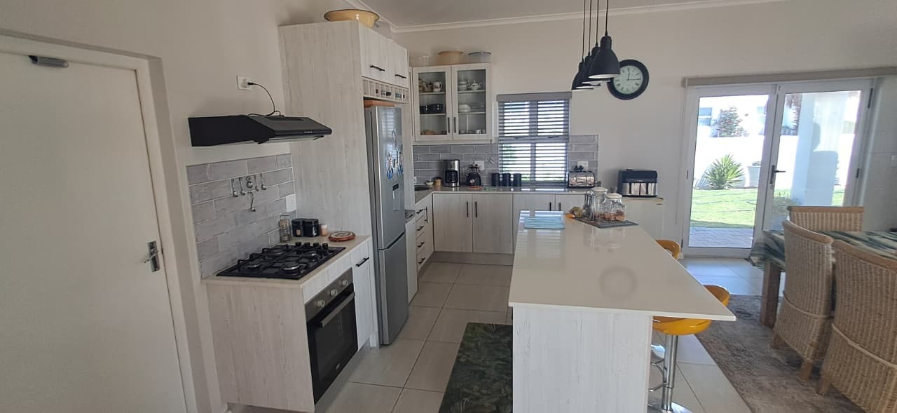 House for sale in Lampiesbaai, St Helena Bay, 199 m²