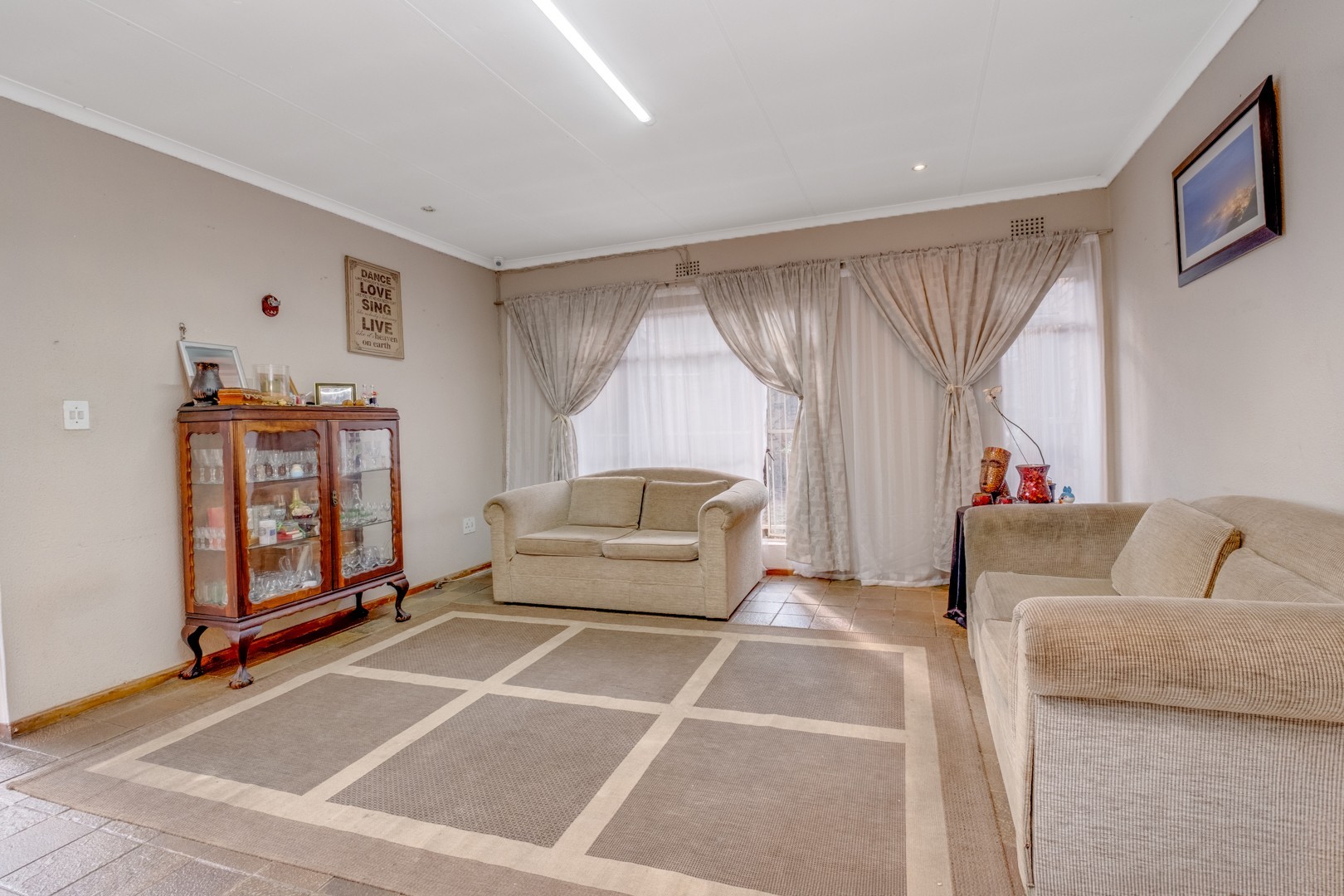 House for sale in Witpoortjie, Roodepoort, 860 m²