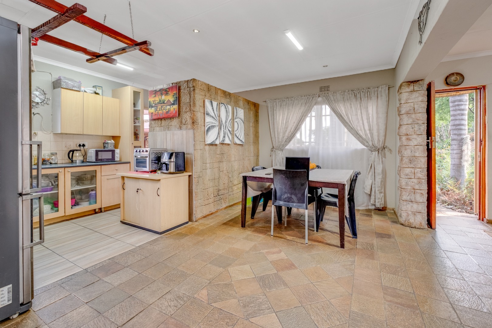House for sale in Witpoortjie, Roodepoort, 860 m²