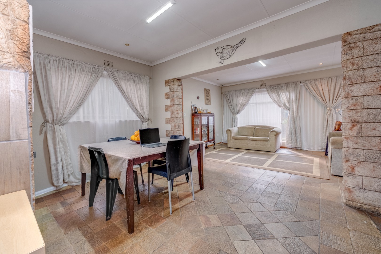 House for sale in Witpoortjie, Roodepoort, 860 m²