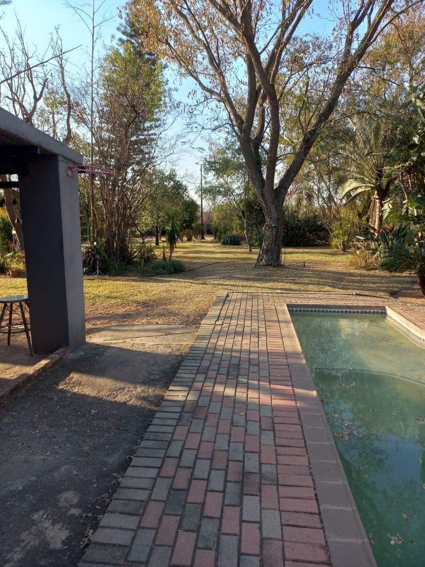 Farm for sale in Kromdraai, Hammanskraal, 87298 m²