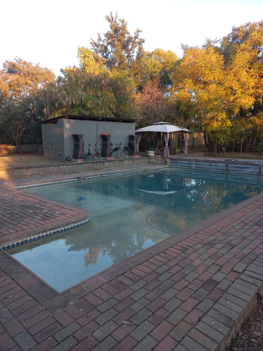 Farm for sale in Kromdraai, Hammanskraal, 87298 m²