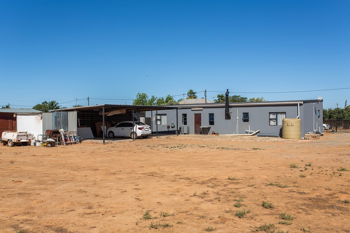Small Holding for sale in Hooikraal, Moorreesburg, 128 m²