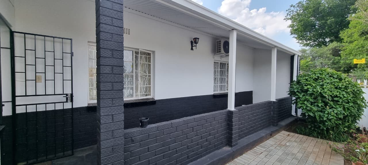 House for sale in Beaconsfield, Kimberley, 383 m²