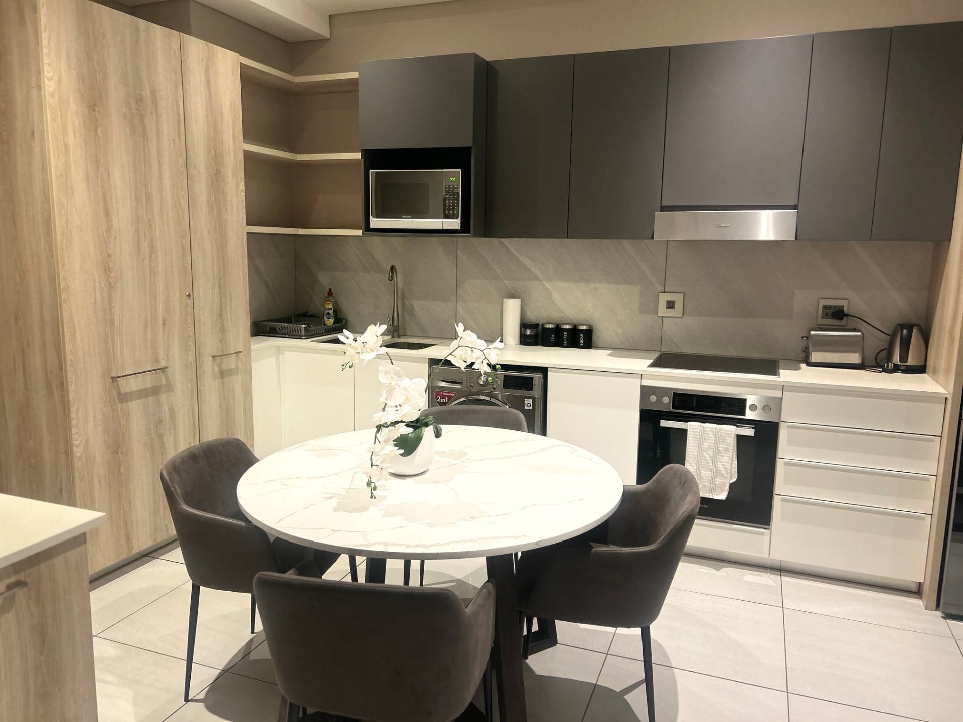 Apartment for sale in Menlyn, Pretoria, 70 m²