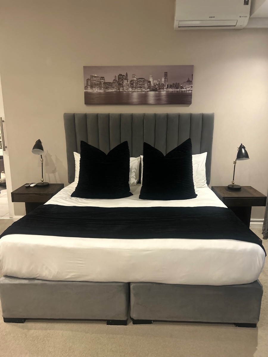 Apartment for sale in Menlyn, Pretoria, 70 m²