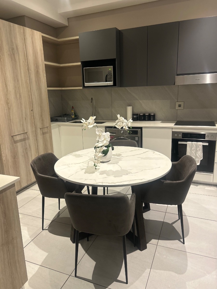 Apartment for sale in Menlyn, Pretoria, 70 m²