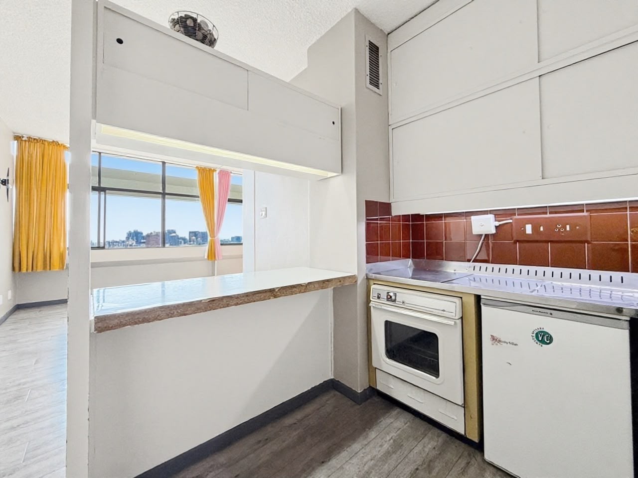 Apartment for rent in Gardens, Cape Town, 1102 105 (11th floor), gardens centre, 38 Mill Street, Gardens, Cape Town, Western Cape, 40 m²