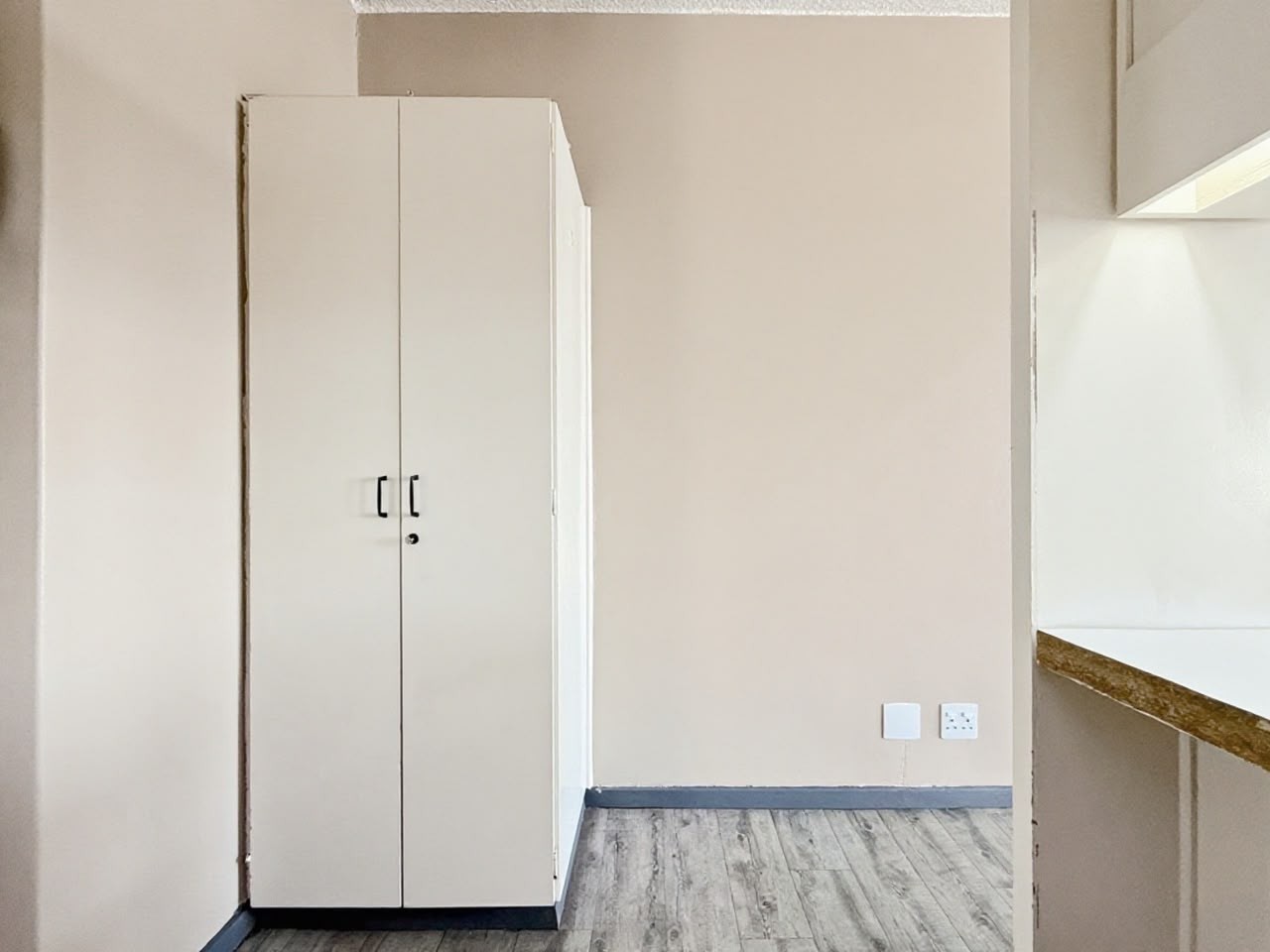 Apartment for rent in Gardens, Cape Town, 1102 105 (11th floor), gardens centre, 38 Mill Street, Gardens, Cape Town, Western Cape, 40 m²