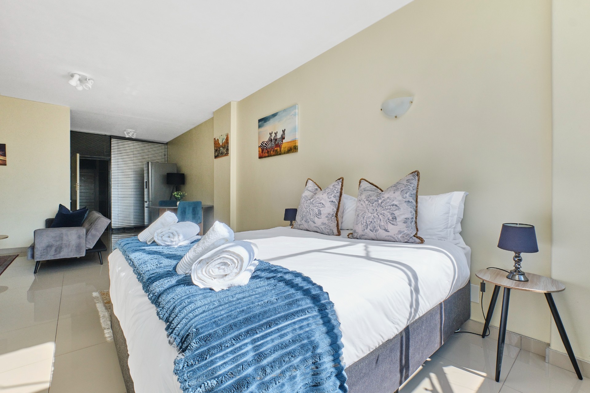 Apartment for sale in Illovo, Sandton, Illovo Mews (2nd floor), Illovo Mews, 245 Oxford Road, Illovo, Sandton, Gauteng