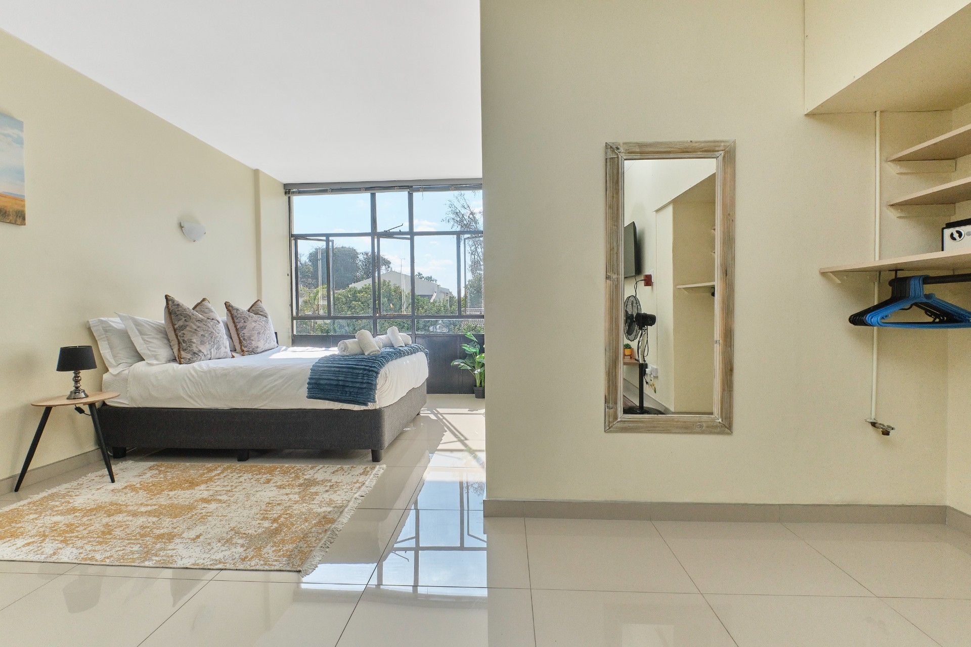 Apartment for sale in Illovo, Sandton, Illovo Mews (2nd floor), Illovo Mews, 245 Oxford Road, Illovo, Sandton, Gauteng