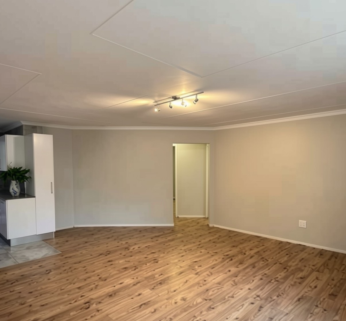 Townhouse for sale in Helderkruin, Roodepoort, 75 m²