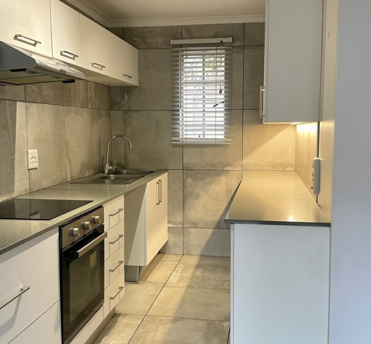 Townhouse for sale in Helderkruin, Roodepoort, 75 m²