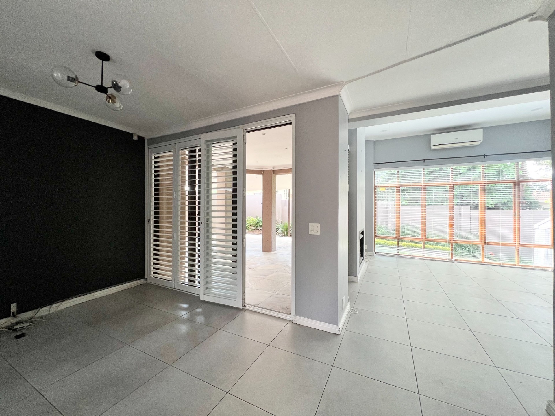 Townhouse for rent in Magaliessig, Sandton, 320 m²