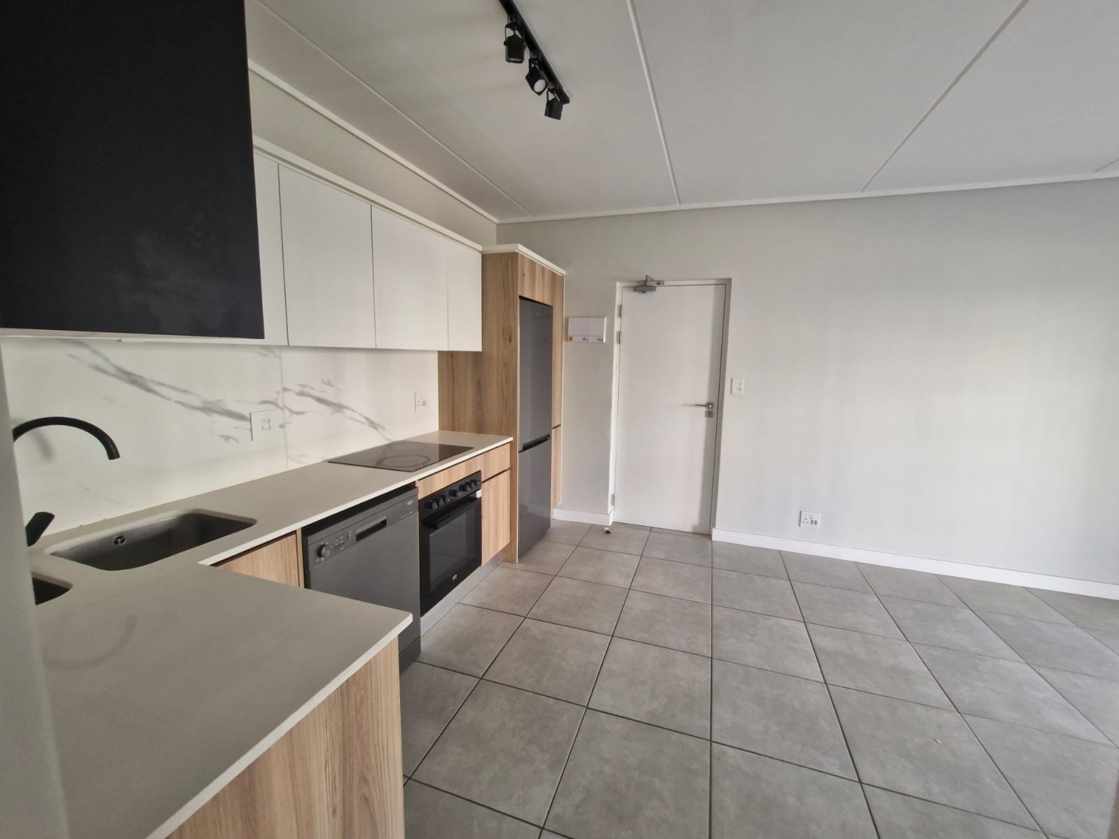 Apartment for rent in Waterfall, Midrand, 2346, Munyaka Complex, 11 Munyaka BLVD RD, Waterfall, Midrand, Gauteng, 54 m²