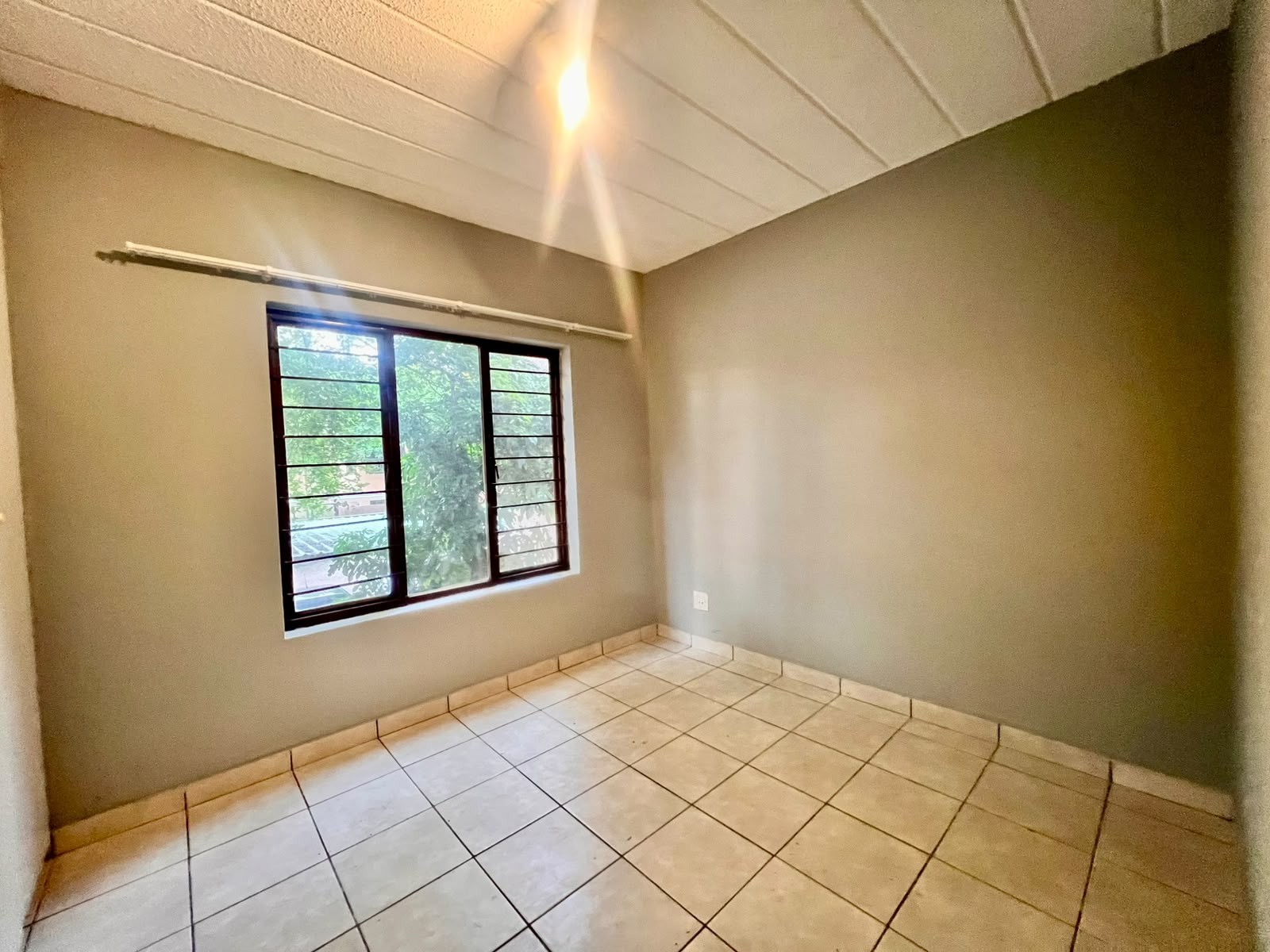 Apartment for rent in Magaliessig, Sandton, 66 m²