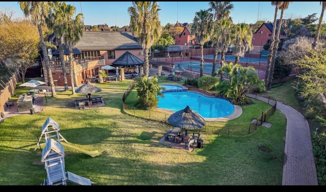 Apartment for rent in Magaliessig, Sandton, 66 m²