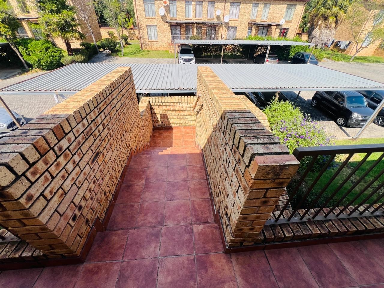 Apartment for sale in Honeydew Grove, Roodepoort, 60 m²