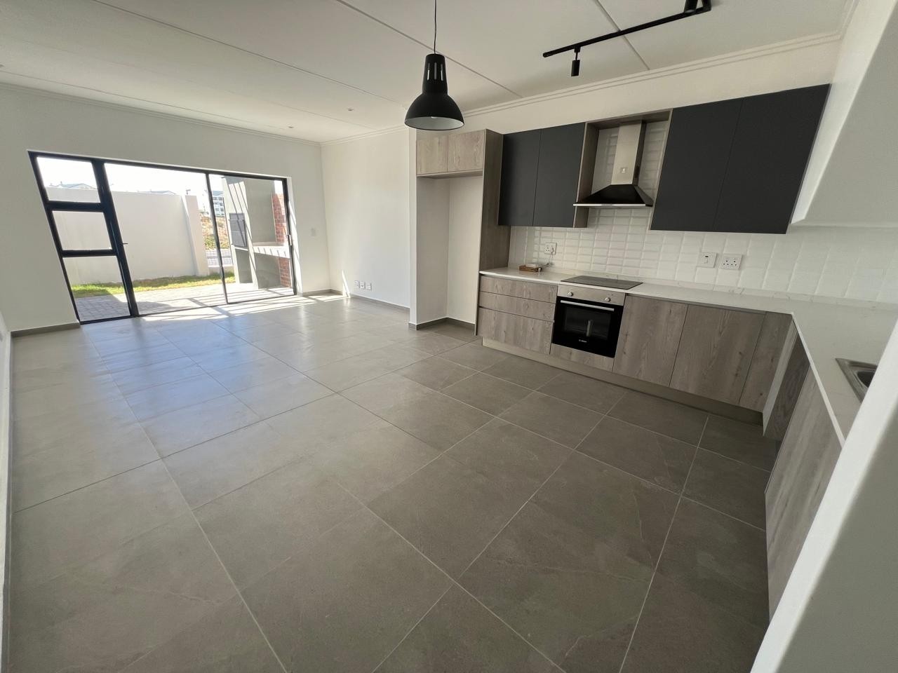 Apartment for sale in Sandown, Blouberg, 125 m²