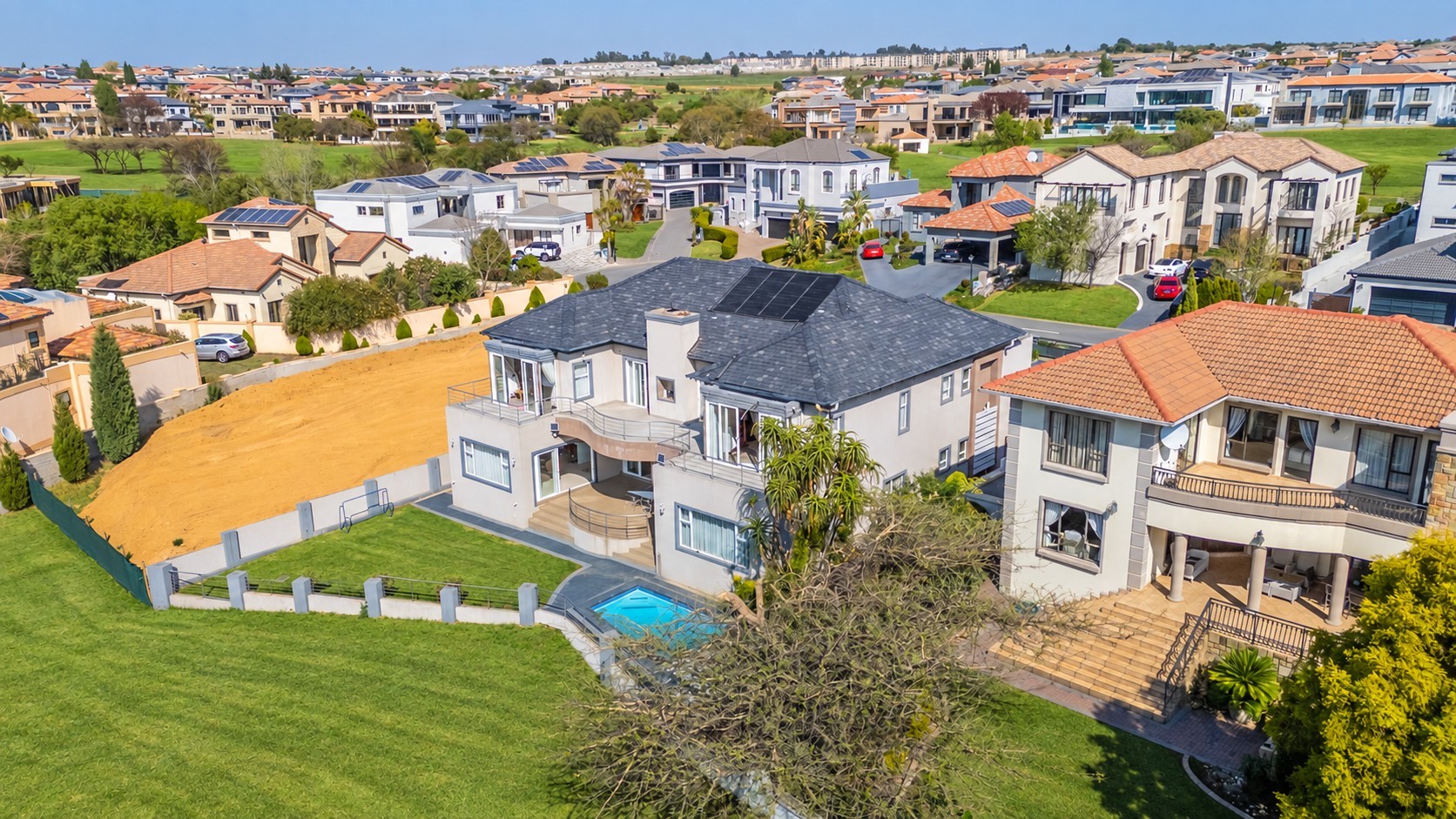 House for sale in Blue Valley Golf Estate, Centurion, 950 m²