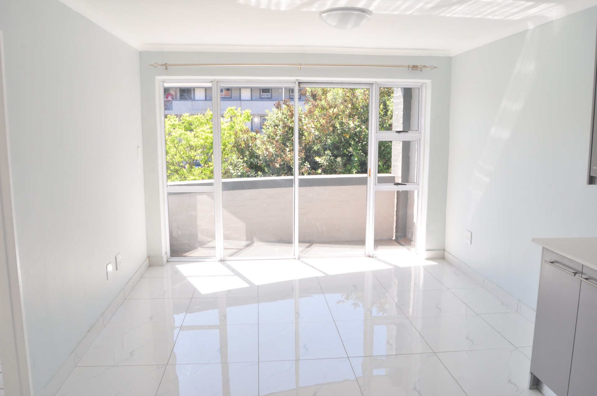 Apartment for rent in Pinelands, Cape Town, 76 m²